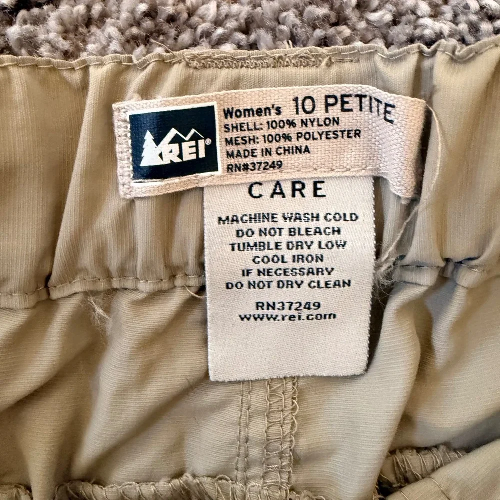 NWT REI Sahara Convertible‎ Pants Womens 10 Petite Tan Zip Off Cargo Hiking Belt